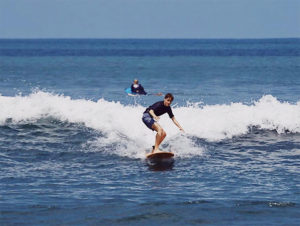 beginner surf lesson canggu